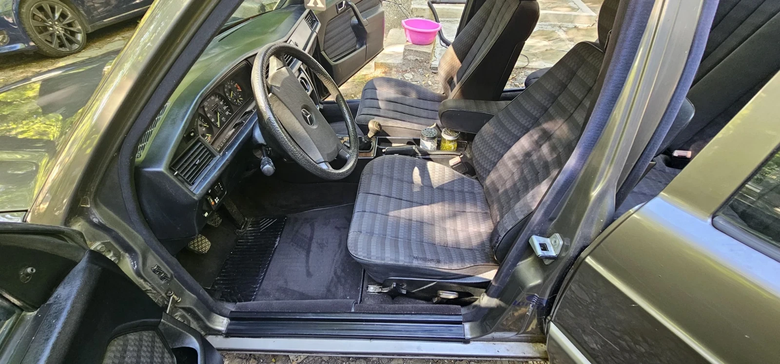 Mercedes-Benz 190 190E - изображение 10