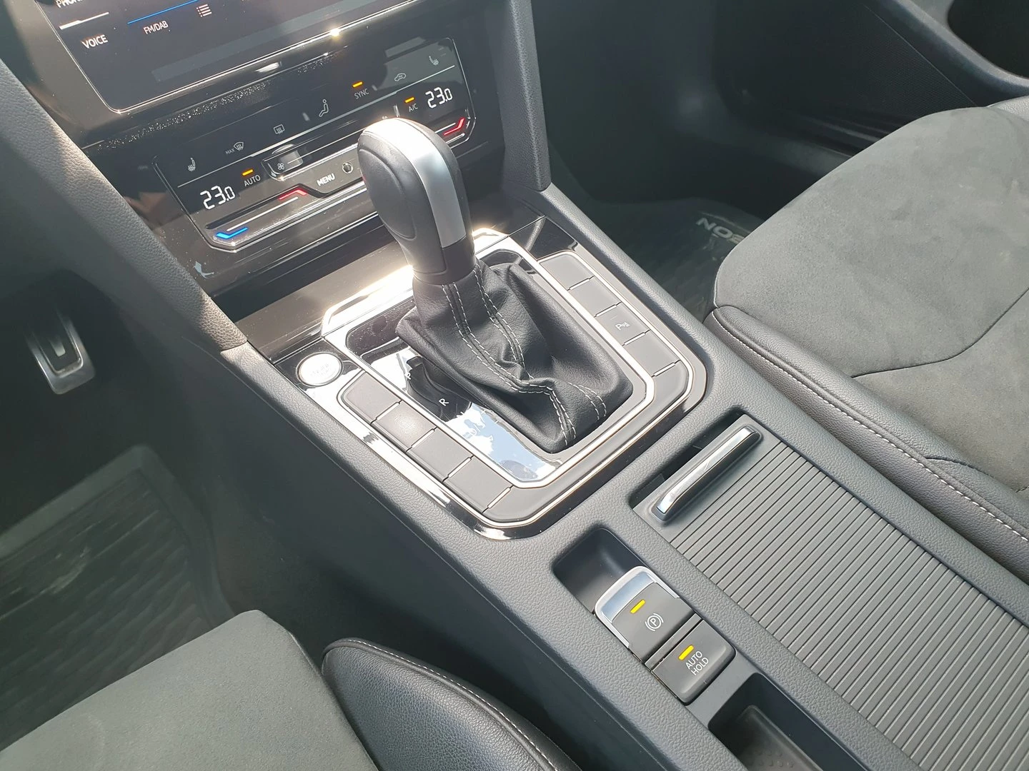 VW Arteon R-Line 2.0 TDI SCR DSG | Mobile.bg � ����������� 13