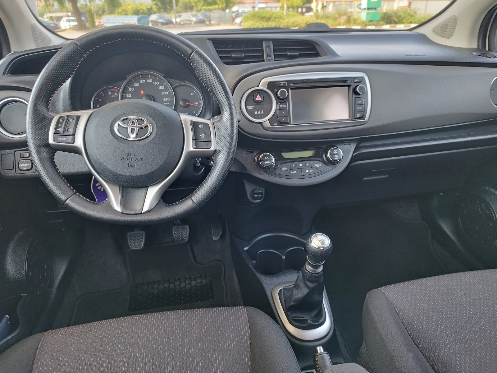 Toyota Yaris 1.4   D-4D    КАМЕРА - изображение 9