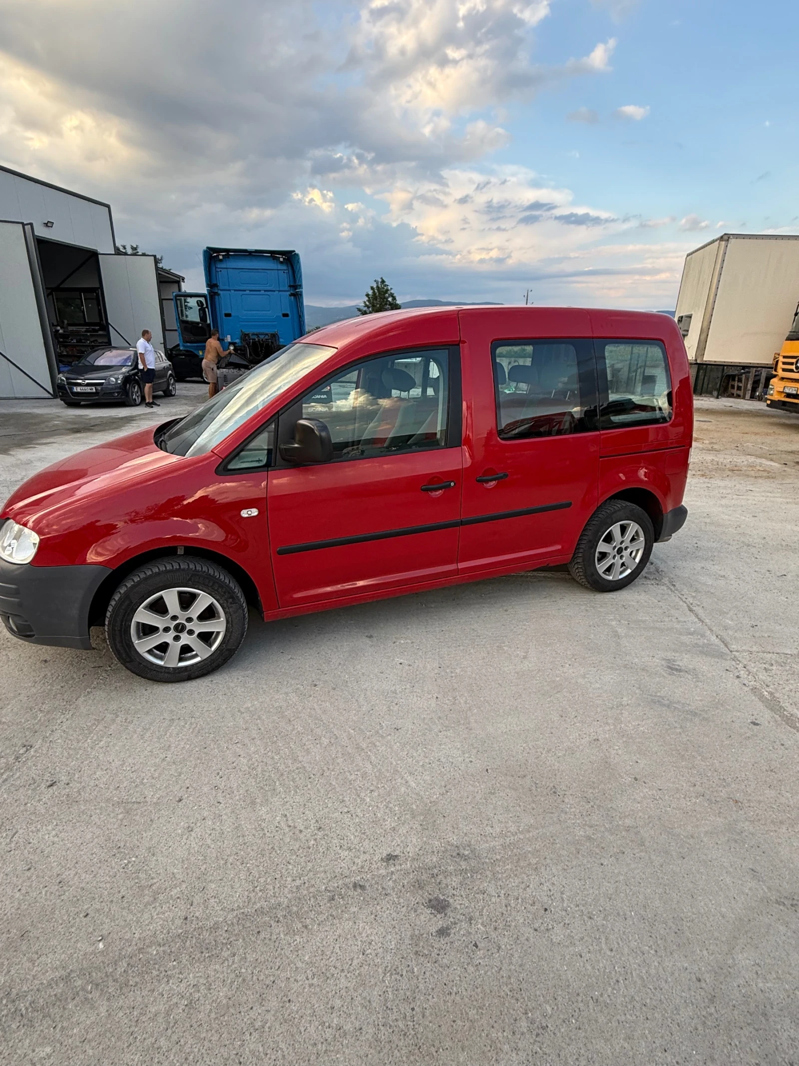 VW Caddy LIFE  / МЕТАН - изображение 8