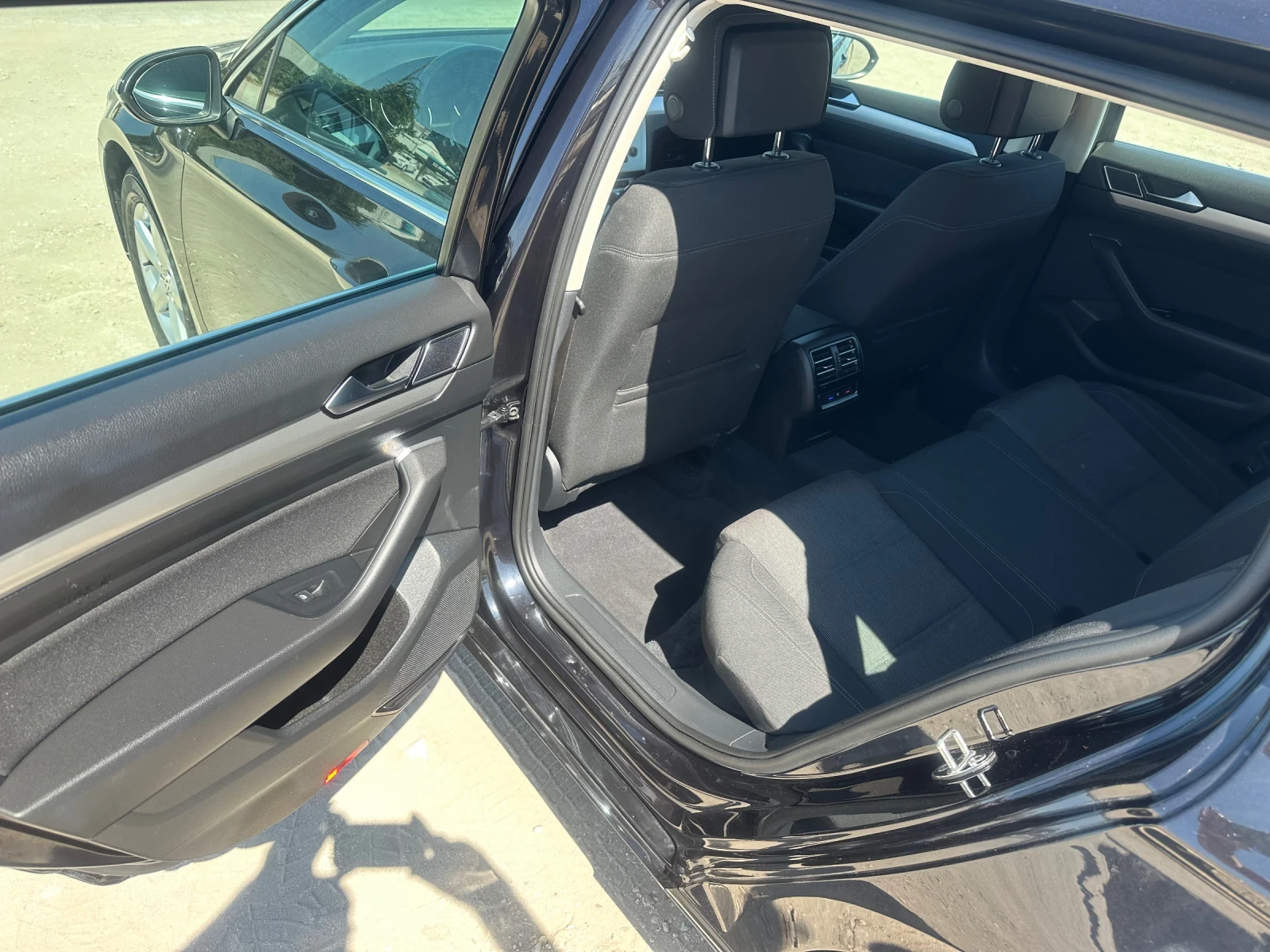 VW Passat 2.0 TDI NAVI | Mobile.bg — изображение 12