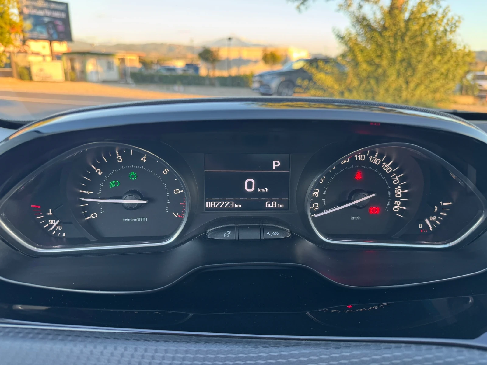 Peugeot 208 1.2 T GT евро 6 avtomatic - изображение 7