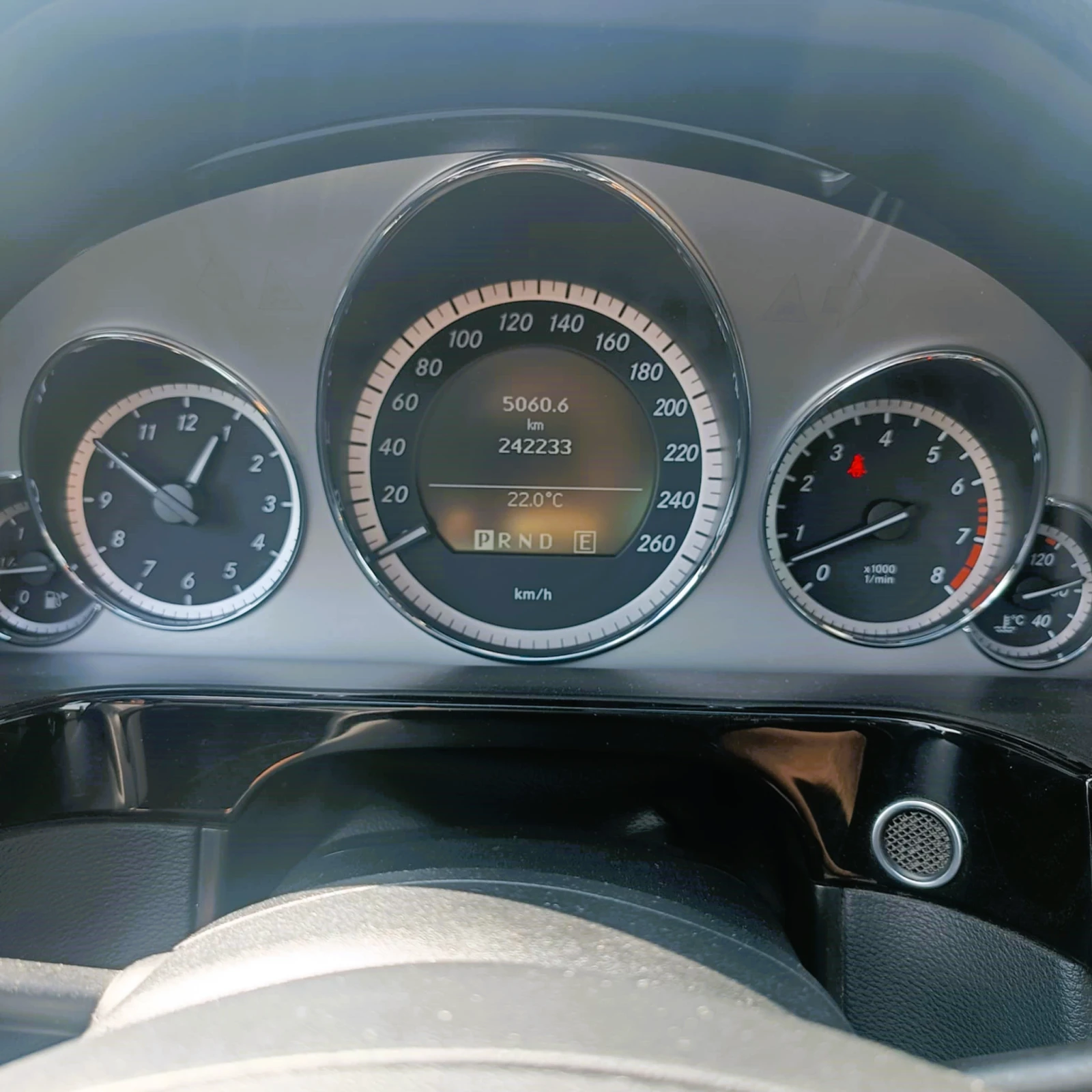 Mercedes-Benz E 500 5, 5 с ГАЗ - изображение 10