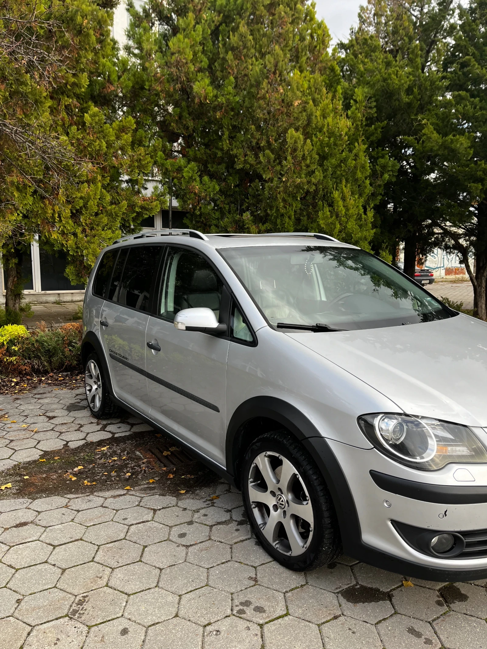 VW Touran 2.0 TDI 170 к.с. - изображение 2