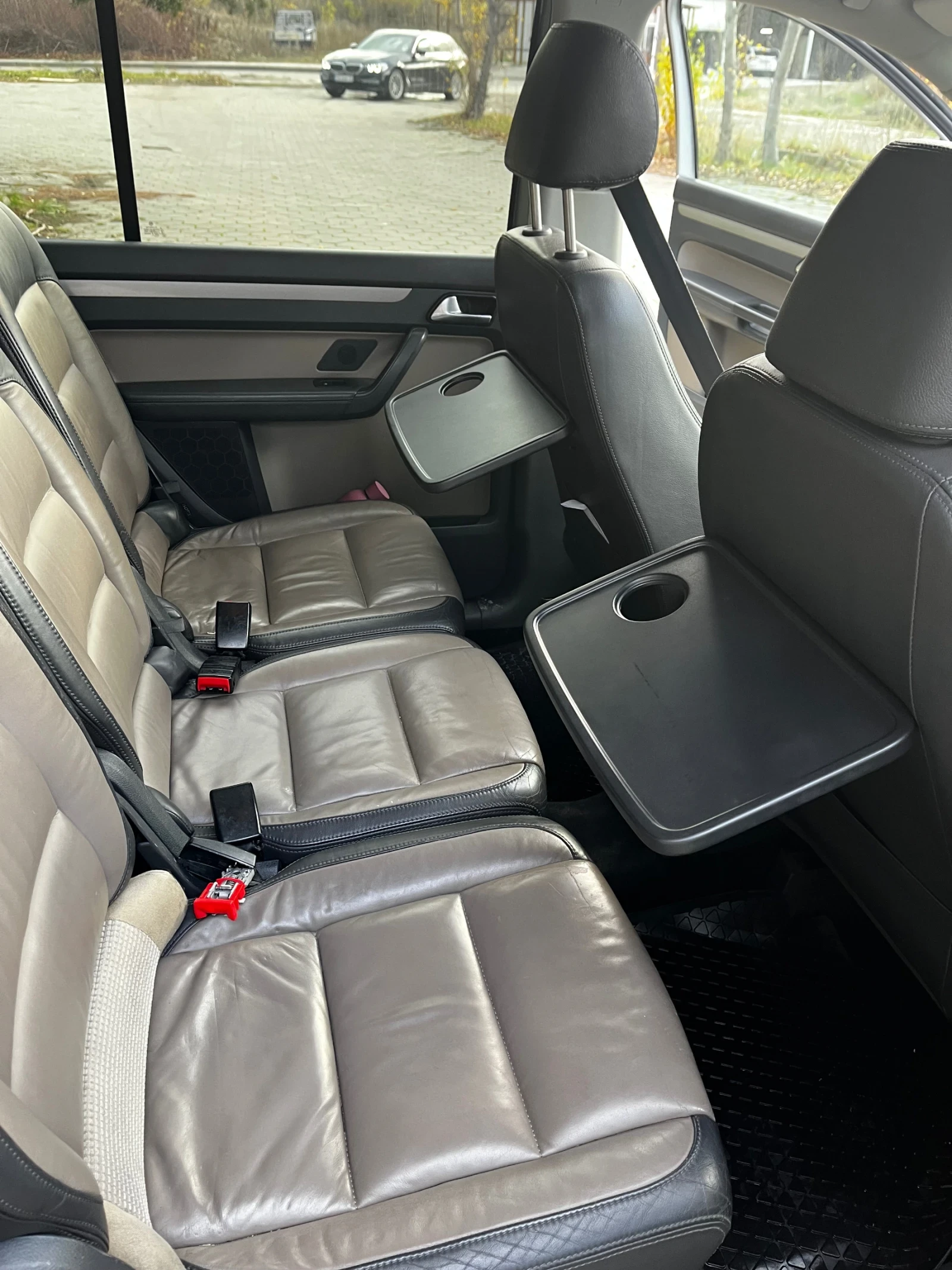 VW Touran 2.0 TDI 170 к.с. - изображение 9