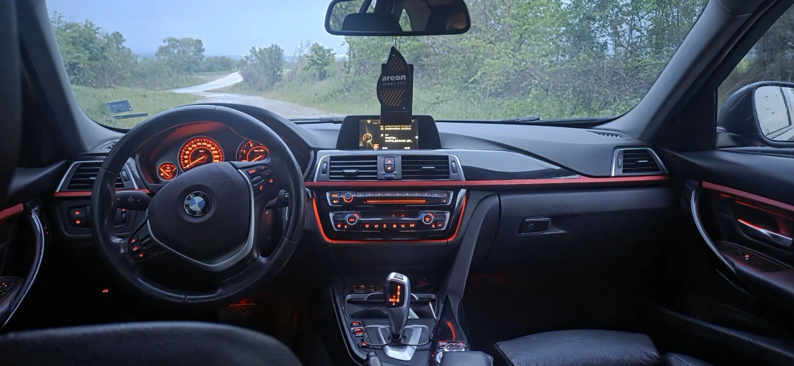 BMW 320 Sport line LCI, снимка 5 - Автомобили и джипове - 54491755