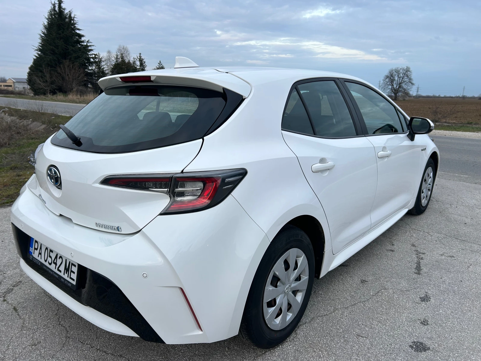 Toyota Corolla 1.8 HYBRID , снимка 7 - Автомобили и джипове - 53933127