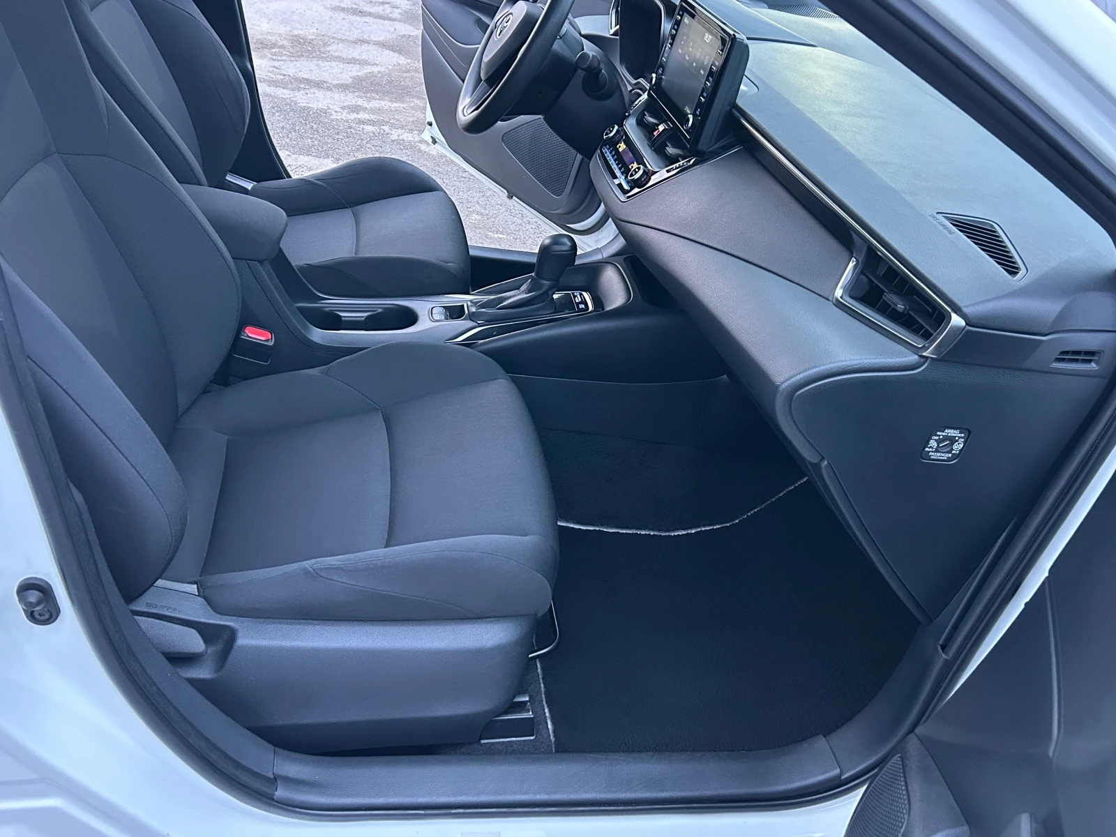 Toyota Corolla 1.8 HYBRID , снимка 15 - Автомобили и джипове - 53933127