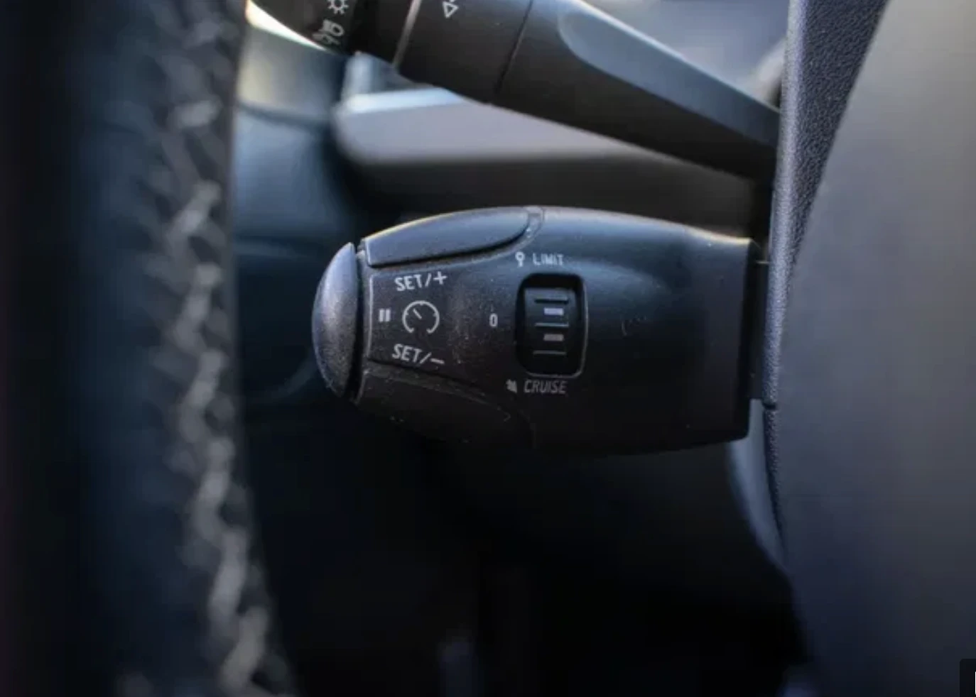 Peugeot 208 1.4HDI, снимка 8 - Автомобили и джипове - 53991345