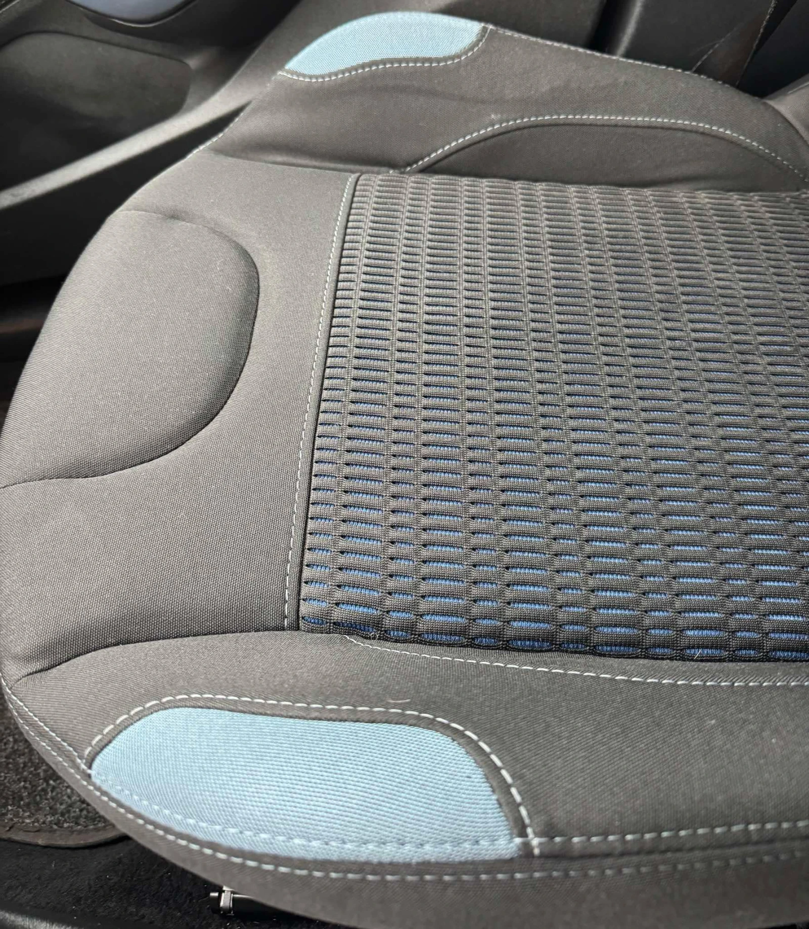 Peugeot 208 1.4HDI, снимка 11 - Автомобили и джипове - 53991345