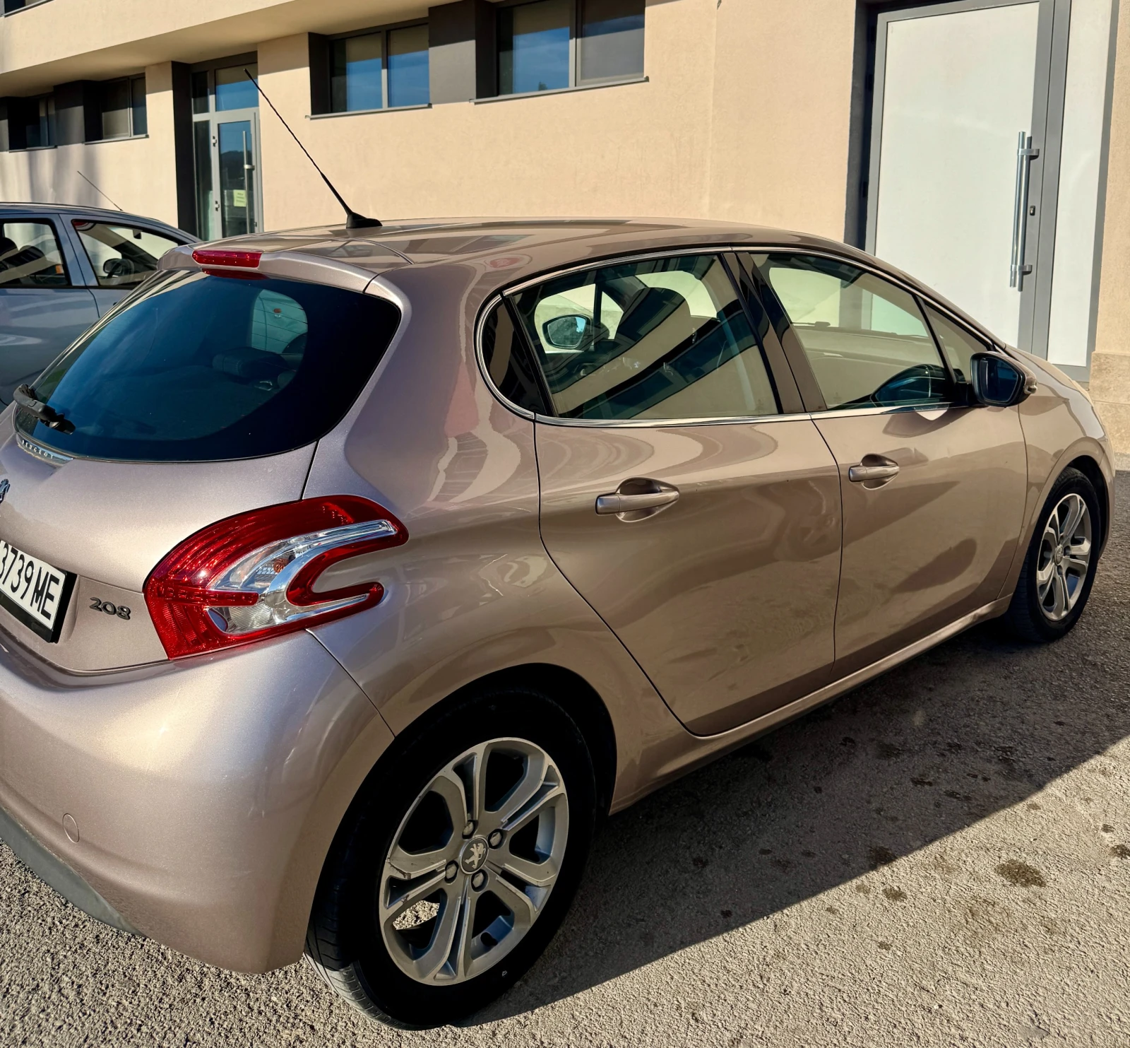 Peugeot 208 1.4HDI, снимка 2 - Автомобили и джипове - 53991345