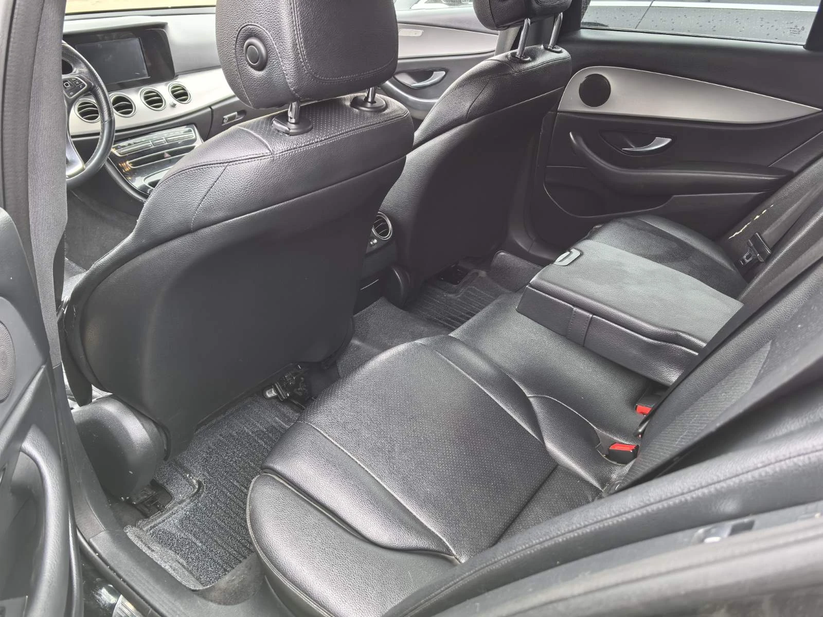 Mercedes-Benz E 200, снимка 8 - Автомобили и джипове - 54057718