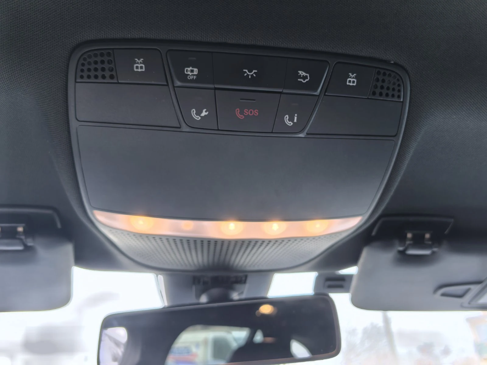 Mercedes-Benz E 200, снимка 13 - Автомобили и джипове - 54057718