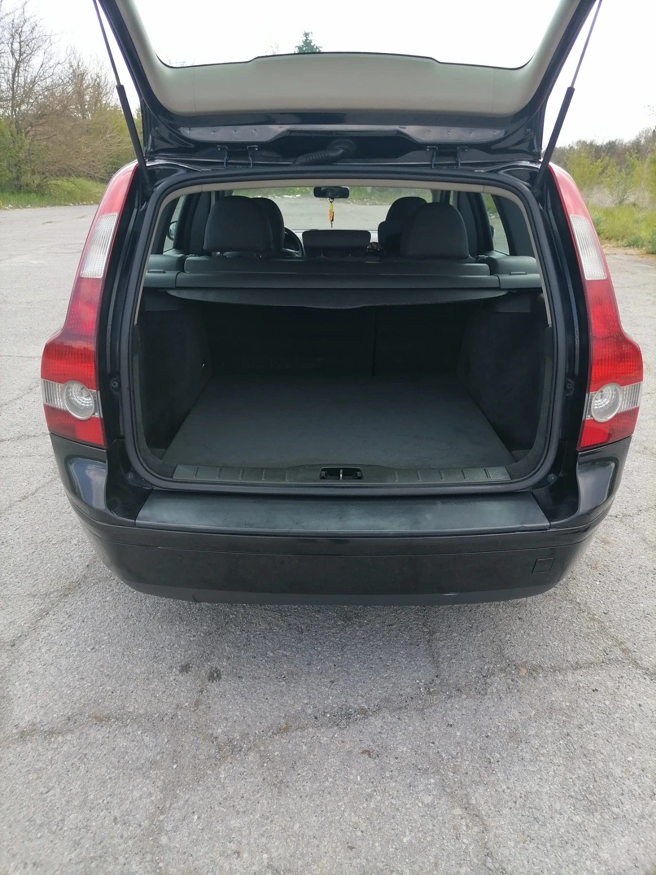 Volvo V50 Комби, снимка 7 - Автомобили и джипове - 54385461