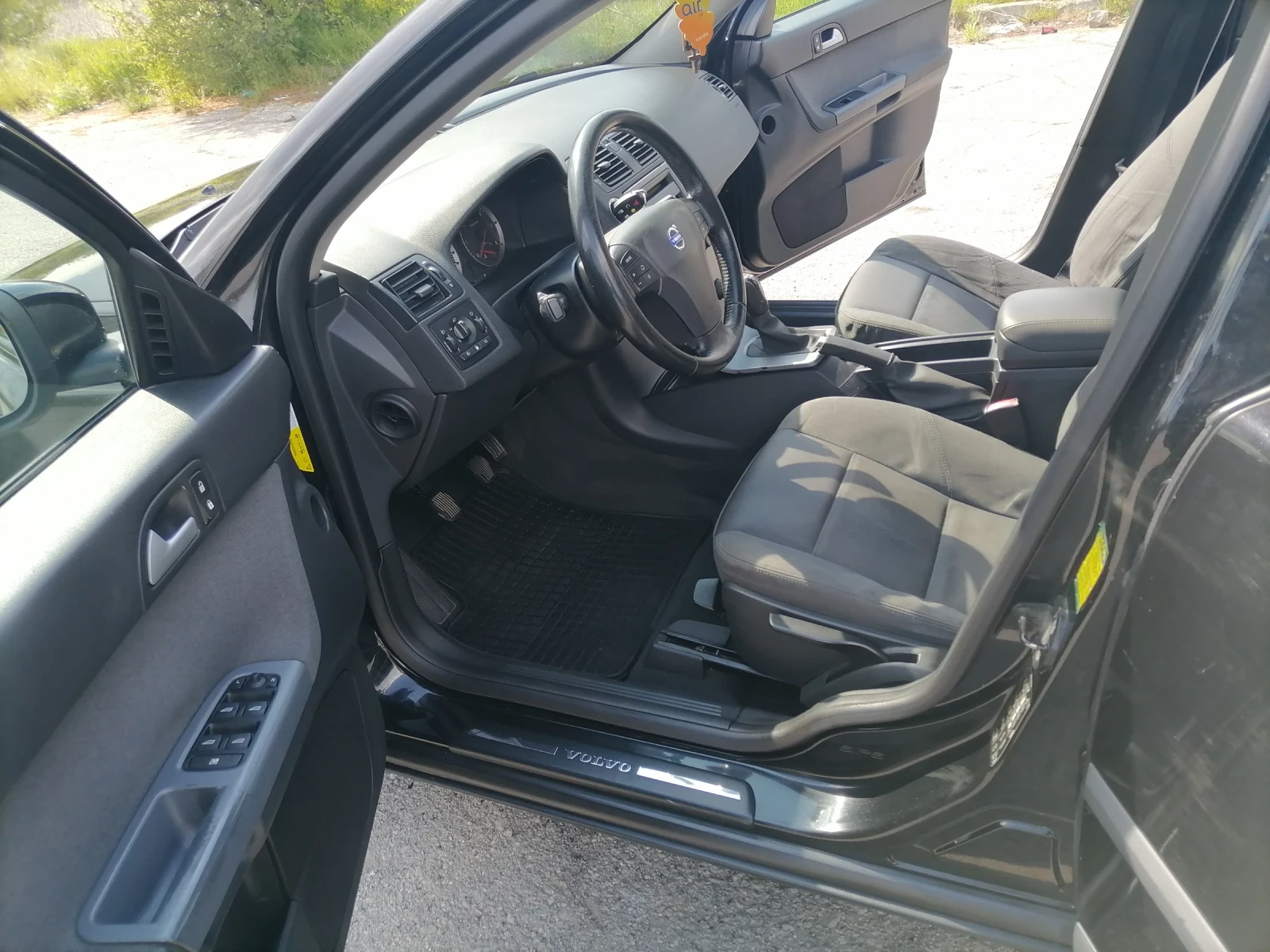Volvo V50 Комби, снимка 9 - Автомобили и джипове - 54385461