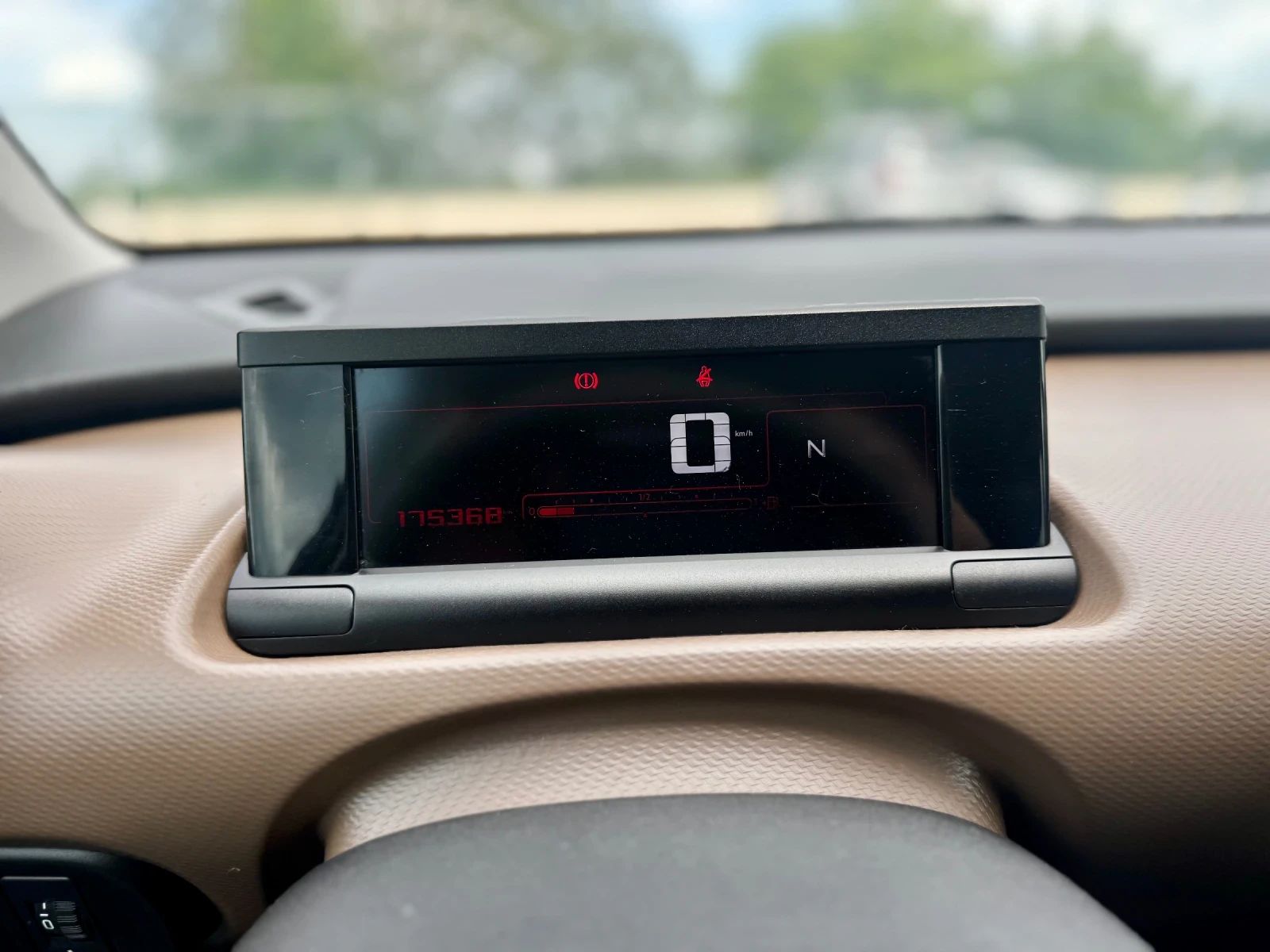 Citroen C4 Cactus 1.6 HDI 100Hp Автоматик, снимка 12 - Автомобили и джипове - 54573761