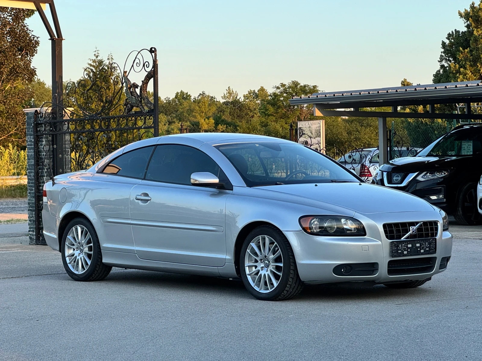Volvo C70 2.4 D5 АВТОМАТ ИТАЛИЯ, снимка 3 - Автомобили и джипове - 54704577