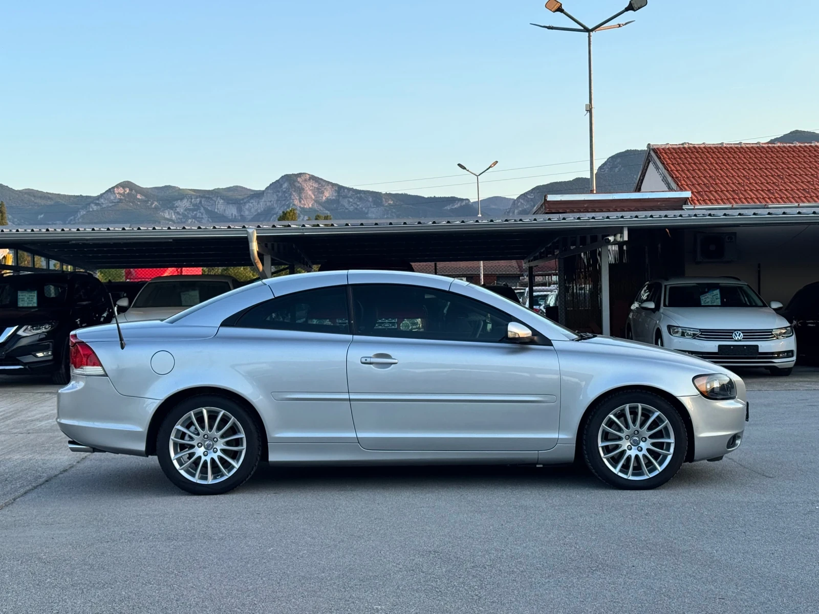 Volvo C70 2.4 D5 АВТОМАТ ИТАЛИЯ, снимка 4 - Автомобили и джипове - 54704577