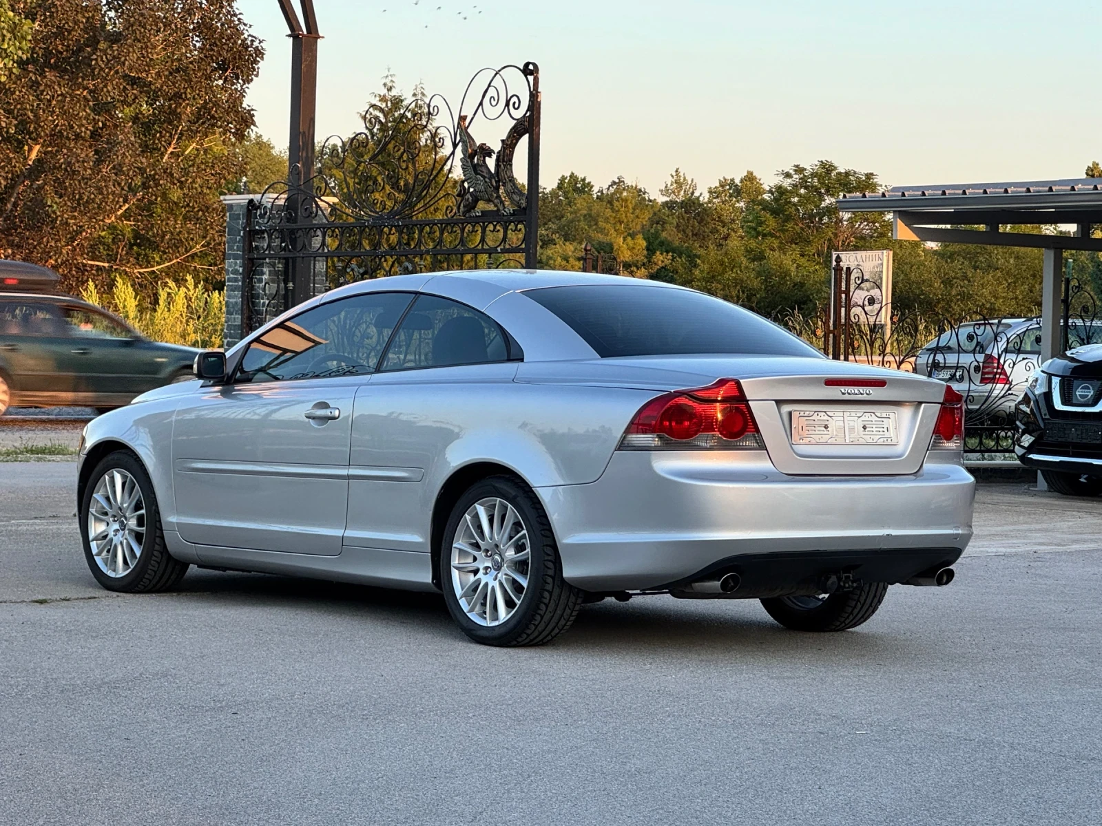 Volvo C70 2.4 D5 АВТОМАТ ИТАЛИЯ, снимка 10 - Автомобили и джипове - 54704577