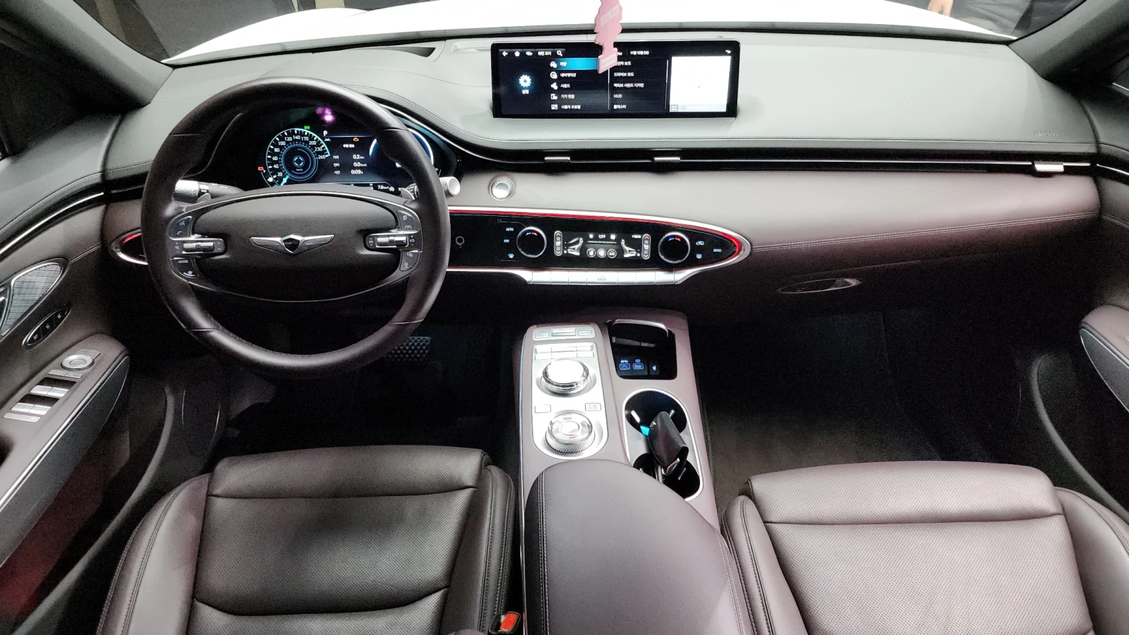 Genesis GV70 2.5* BLIND SPOT* 360* HUD* ЕЛ. БАГАЖНИК* КРАЙНА ЦЕ, снимка 7 - Автомобили и джипове - 55238025