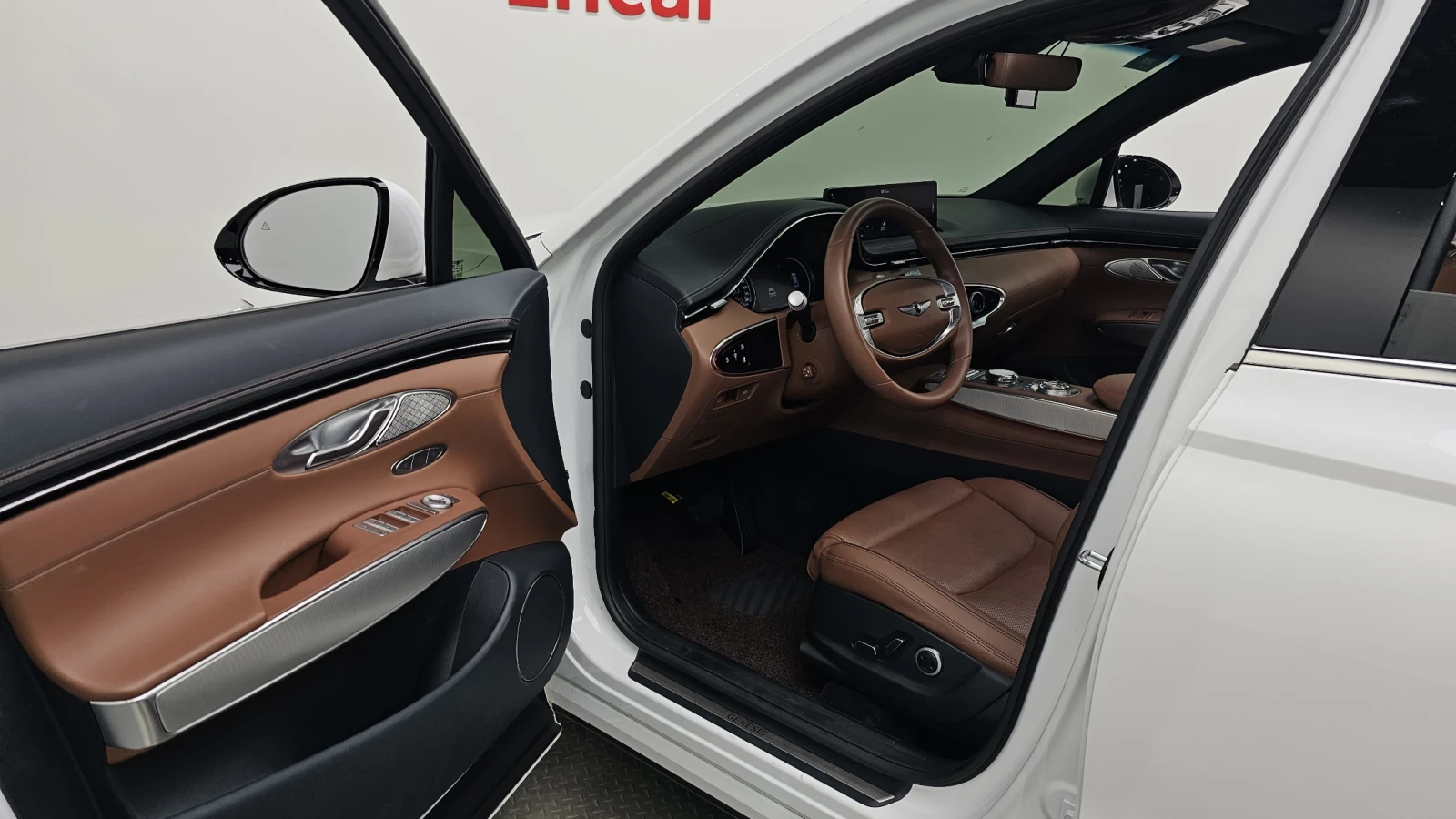 Genesis GV70 2.5* 360* BLIND SPOT* ЕЛ. БАГАЖНИК* ЛЮК* КРАЙНА ЦЕ, снимка 10 - Автомобили и джипове - 55238025