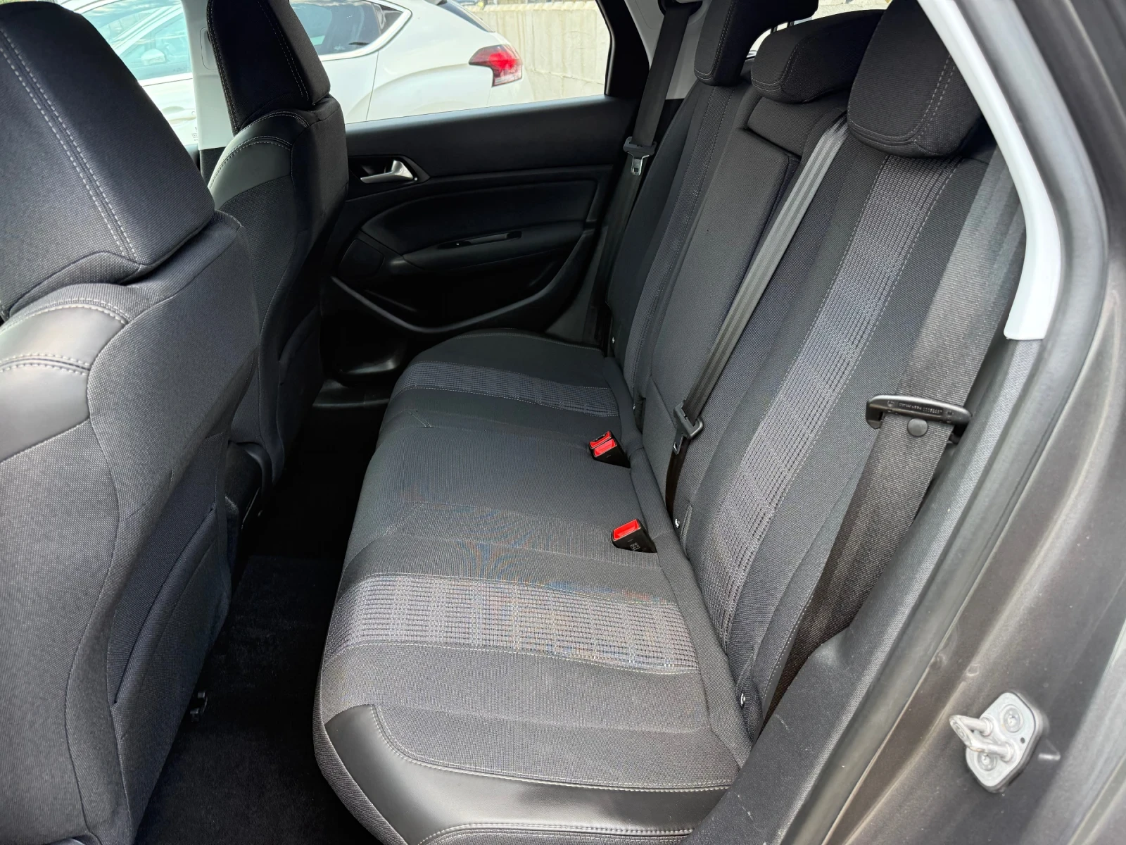 Peugeot 308 1.6hdi* 100h.p* EURO6* , снимка 11 - Автомобили и джипове - 55254621
