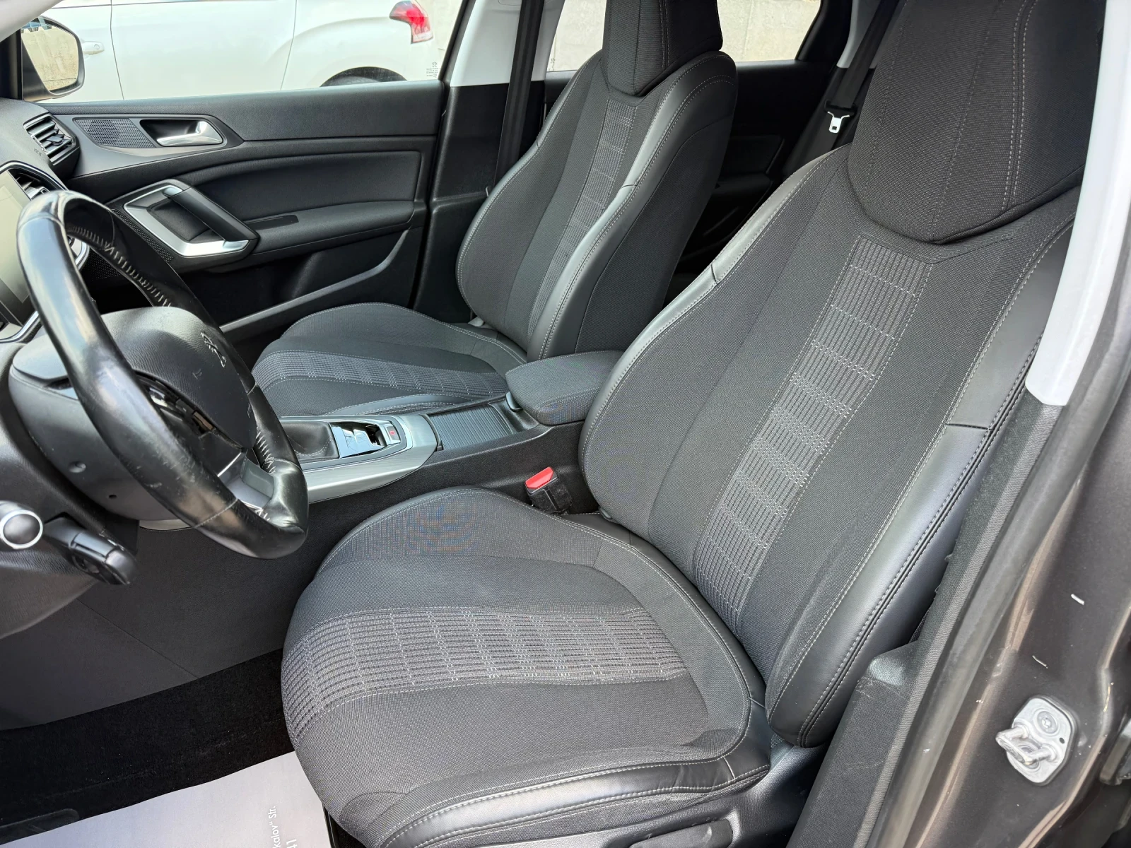 Peugeot 308 1.6hdi* 100h.p* EURO6* , снимка 10 - Автомобили и джипове - 55254621