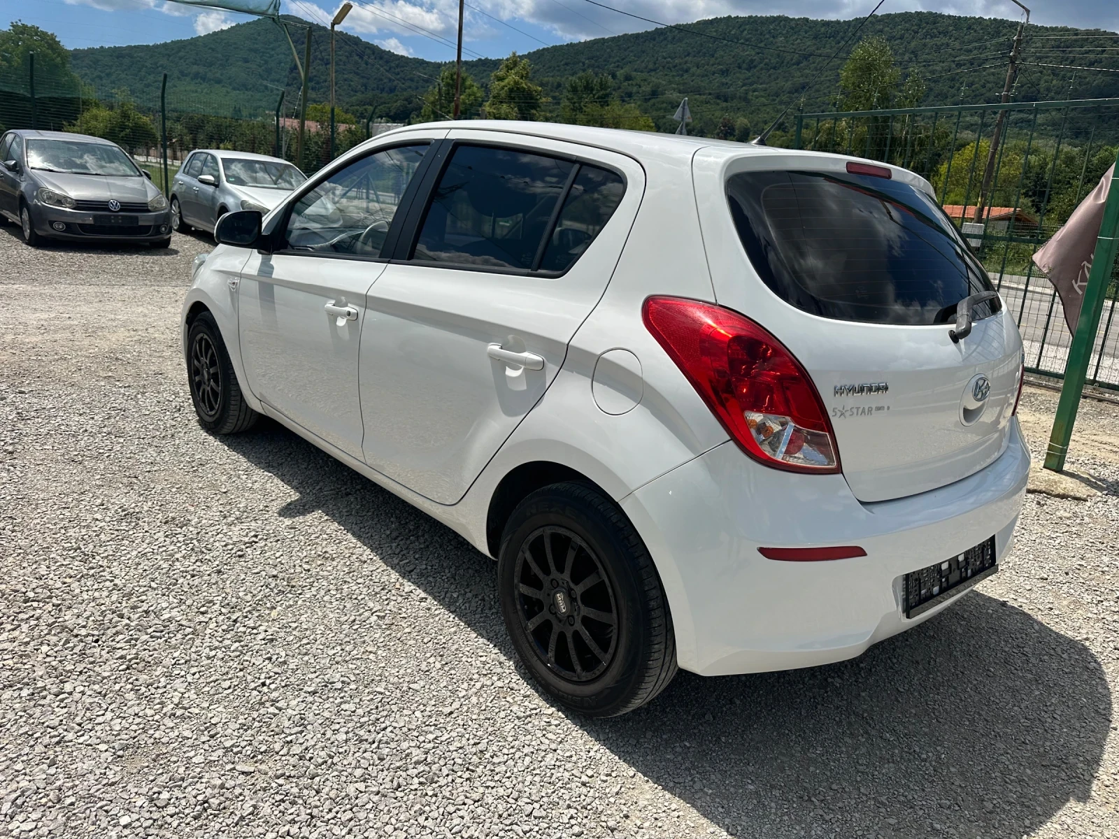 Hyundai I20 1.3 i, снимка 6 - Автомобили и джипове - 55407347
