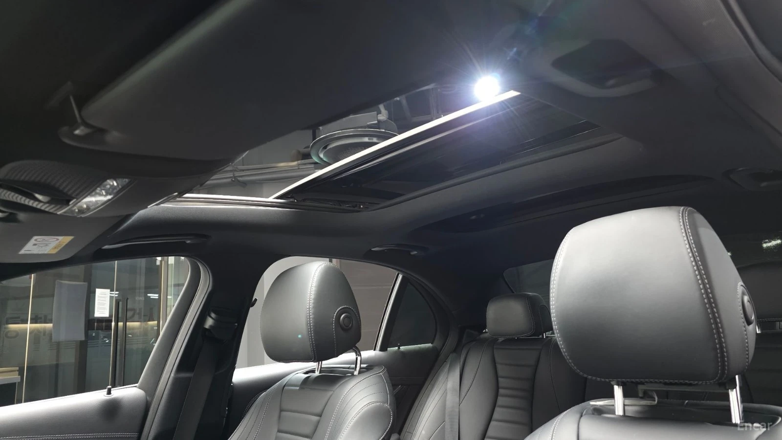 Mercedes-Benz E 350 4MATIC/AMG-LINE/DRIVE-ASSISTS/SUNROOF, снимка 15 - Автомобили и джипове - 55688145