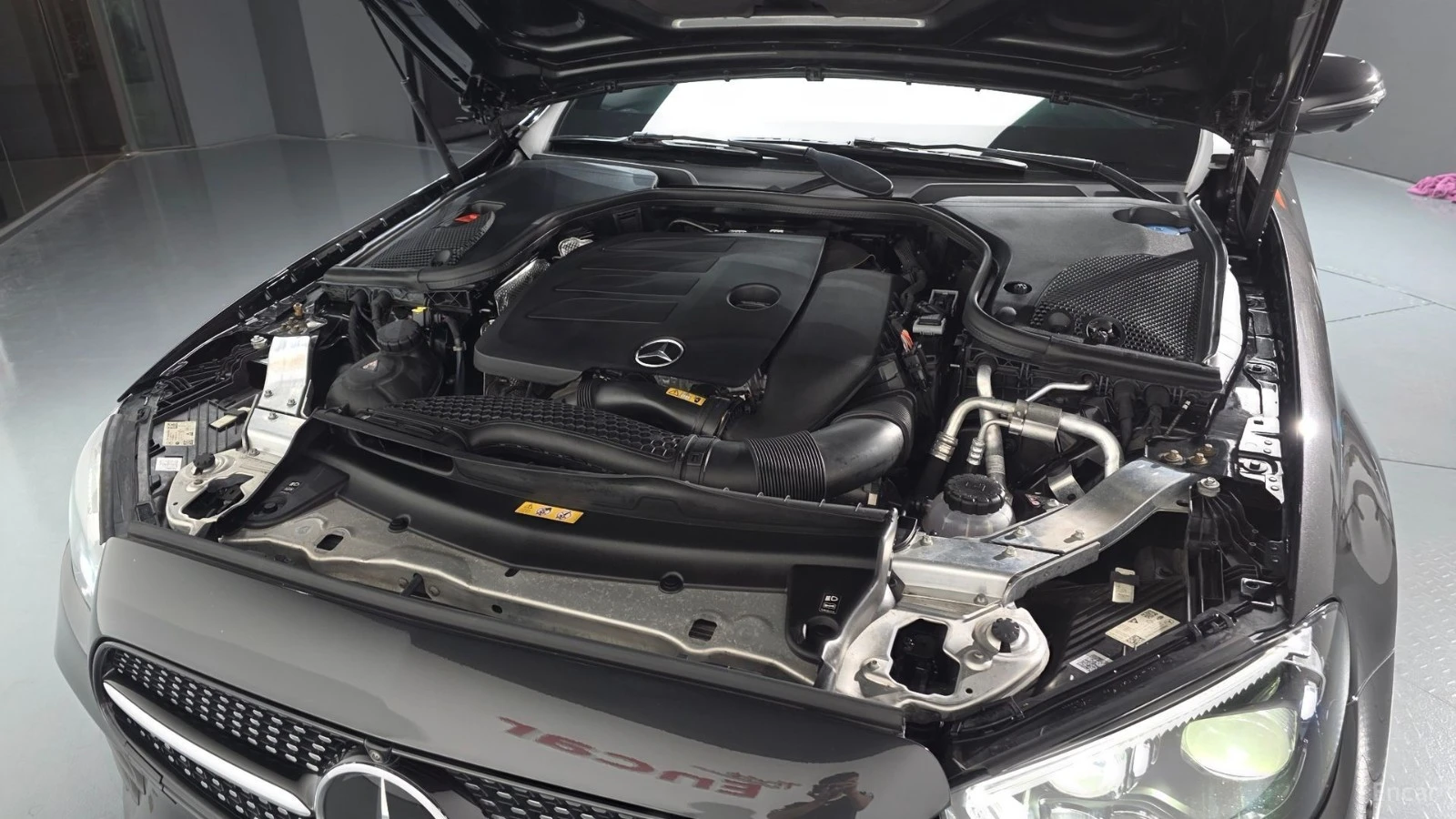Mercedes-Benz E 350 4MATIC/AMG-LINE/DRIVE-ASSISTS/SUNROOF, снимка 16 - Автомобили и джипове - 55688145