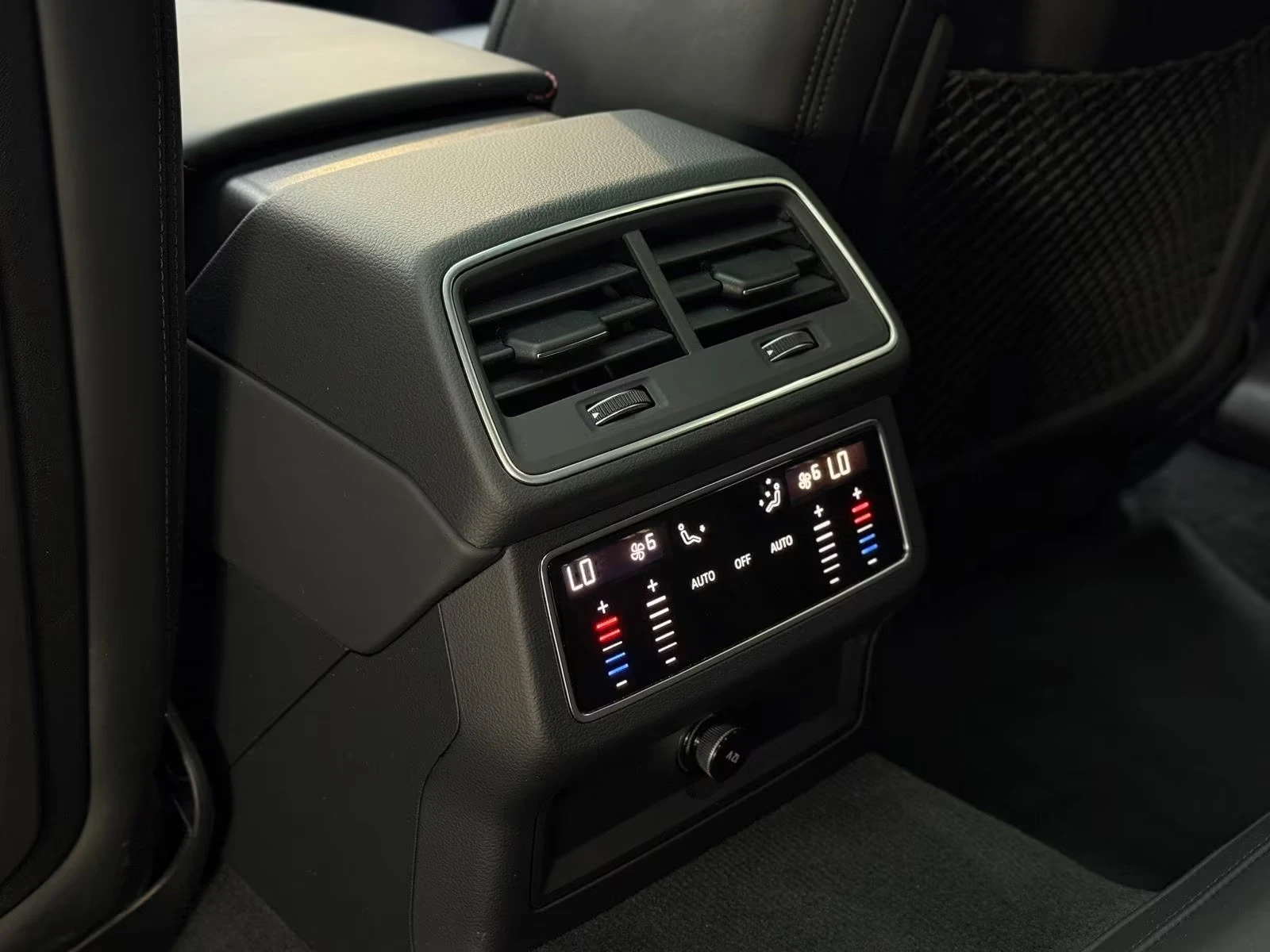 Audi Rs7 SPORTBACK/600HP/PANO/360/HUD/B&O/VENT/795z, снимка 16 - Автомобили и джипове - 55706526