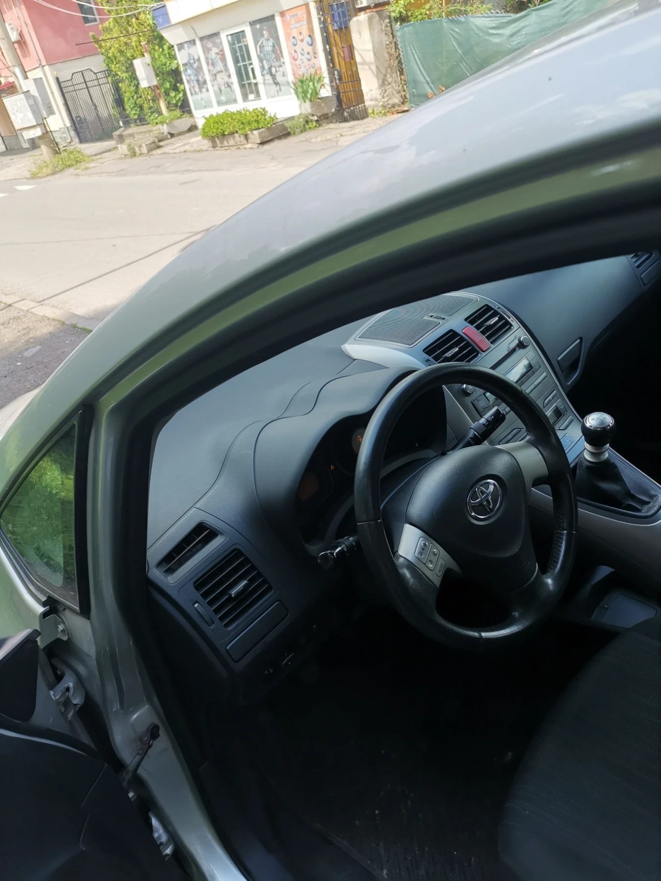 Toyota Auris, снимка 12 - Автомобили и джипове - 55804122