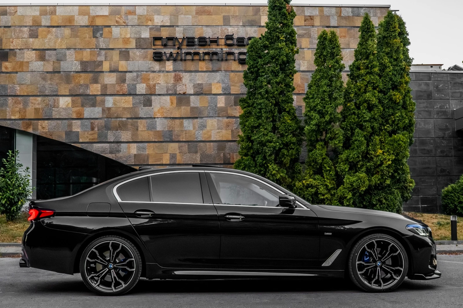 BMW 540 i X-Drive* M-PERFOM* LASER* DIGITAL* 3xTV, снимка 6 - Автомобили и джипове - 55994763