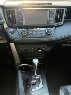 Toyota Rav4 2.0 (151hp) - AWD/Автоматик/Luxury/Гаранция, снимка 14
