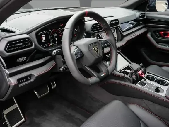 Lamborghini Urus SE = Carbon Ceramic Brakes = Гаранция, снимка 8 - Автомобили и джипове - 52884016