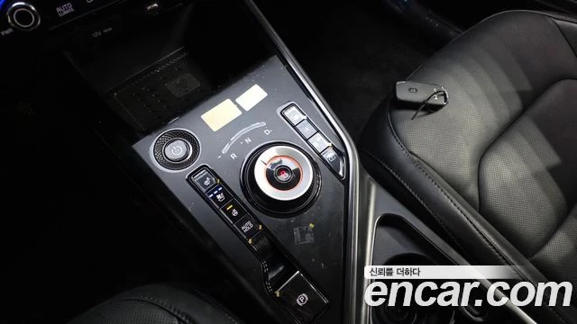 Kia Niro, снимка 9 - Автомобили и джипове - 56267116