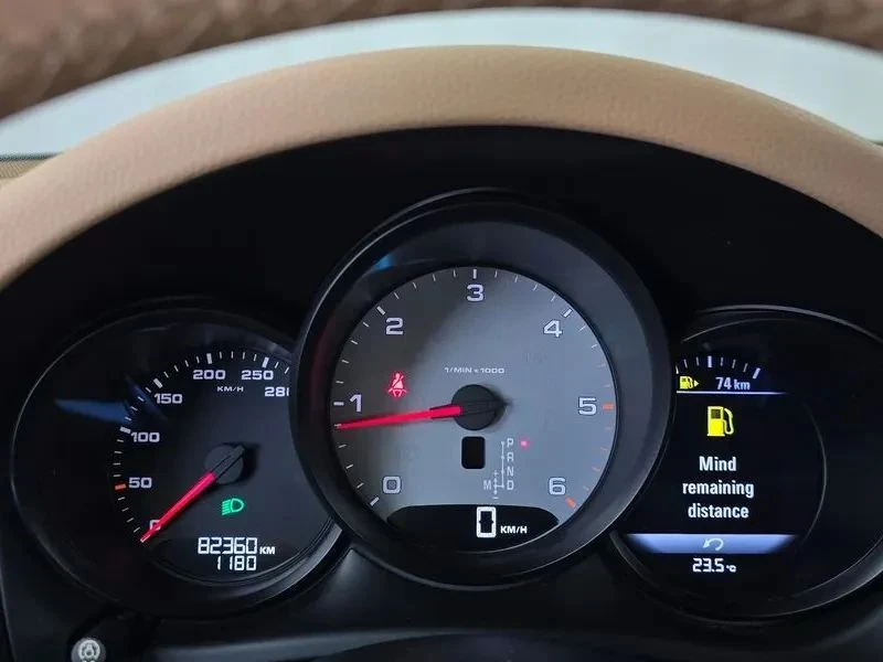 Porsche Macan, снимка 8 - Автомобили и джипове - 56690367