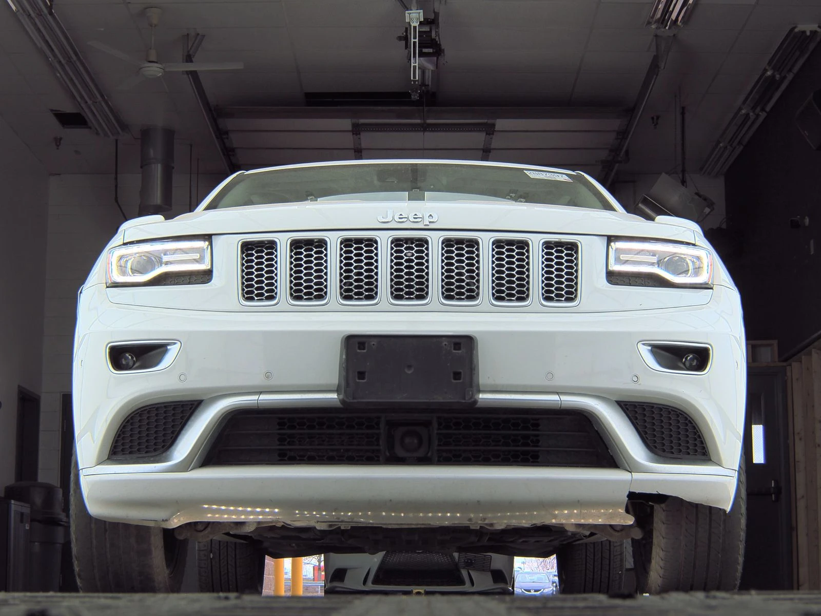 Jeep Grand cherokee 2015 Jeep Grand Cherokee Summit - изображение 3
