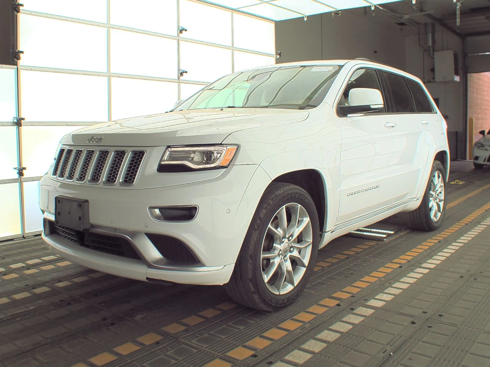 Jeep Grand cherokee 2015 Jeep Grand Cherokee Summit - изображение 4
