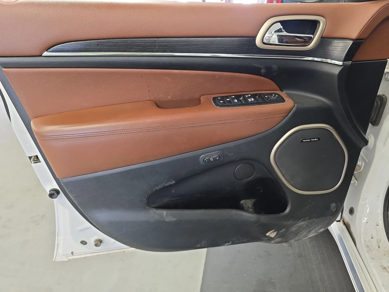Jeep Grand cherokee 2015 Jeep Grand Cherokee Summit - изображение 9