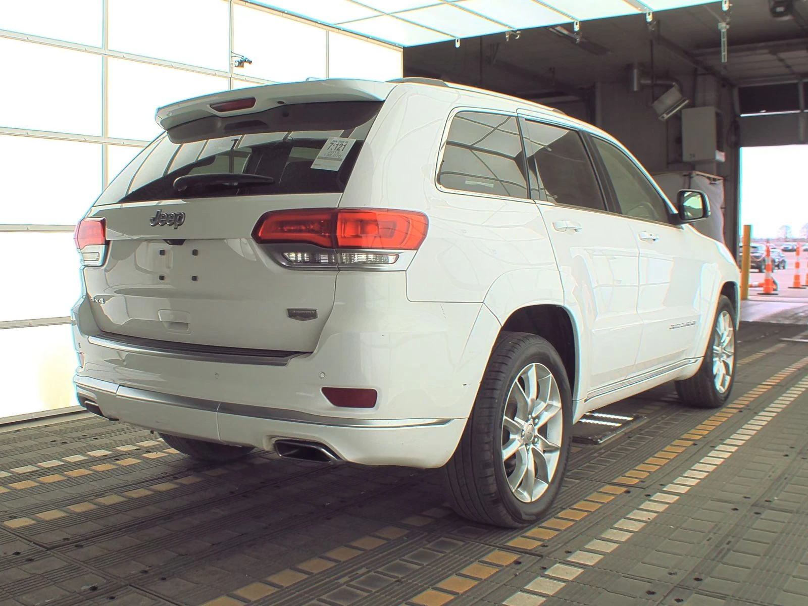 Jeep Grand cherokee 2015 Jeep Grand Cherokee Summit - изображение 5