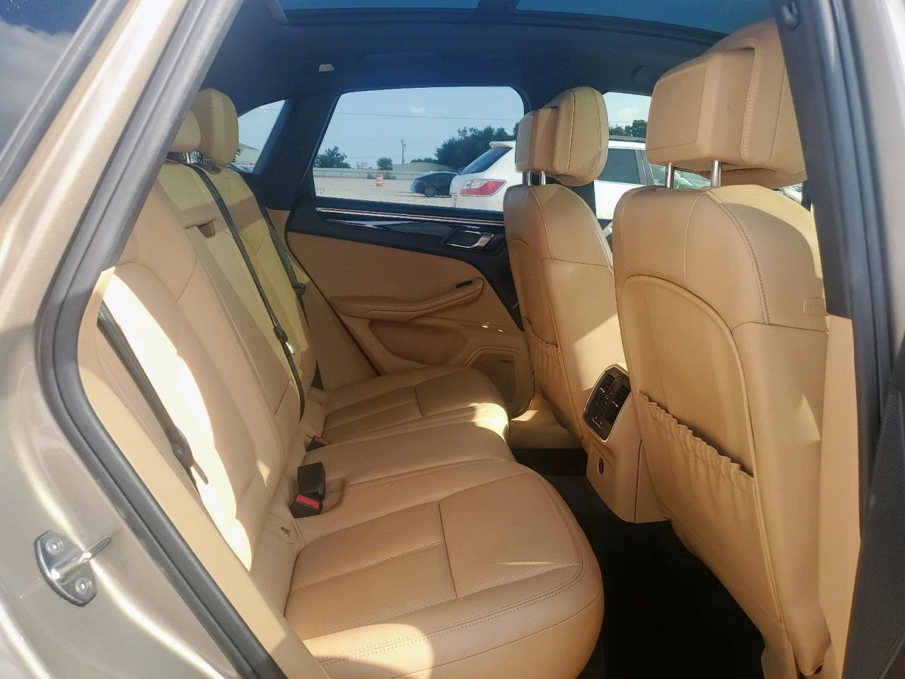 Porsche Macan 4Х4/ПАНОРАМА/ОБДУХВАНЕ/ПОДГРЕВ/ВИДЕО НА МОТОРА - изображение 10