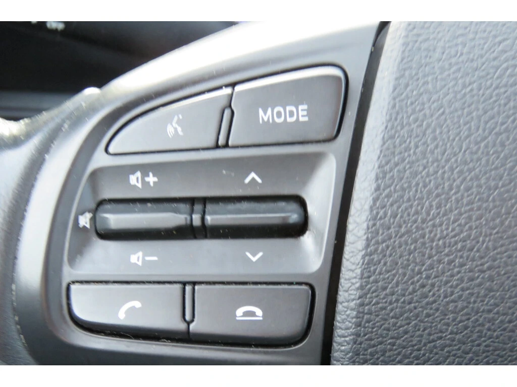 Hyundai Venue * Preferred * CARFAX * ���� �� �� | Mobile.bg � ����������� 11