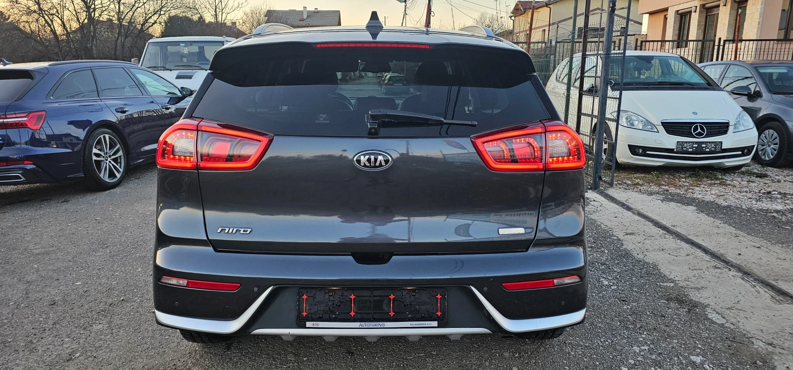 Kia Niro 1.6i Hybrid 105кс 2019г, снимка 6 - Автомобили и джипове - 53915422