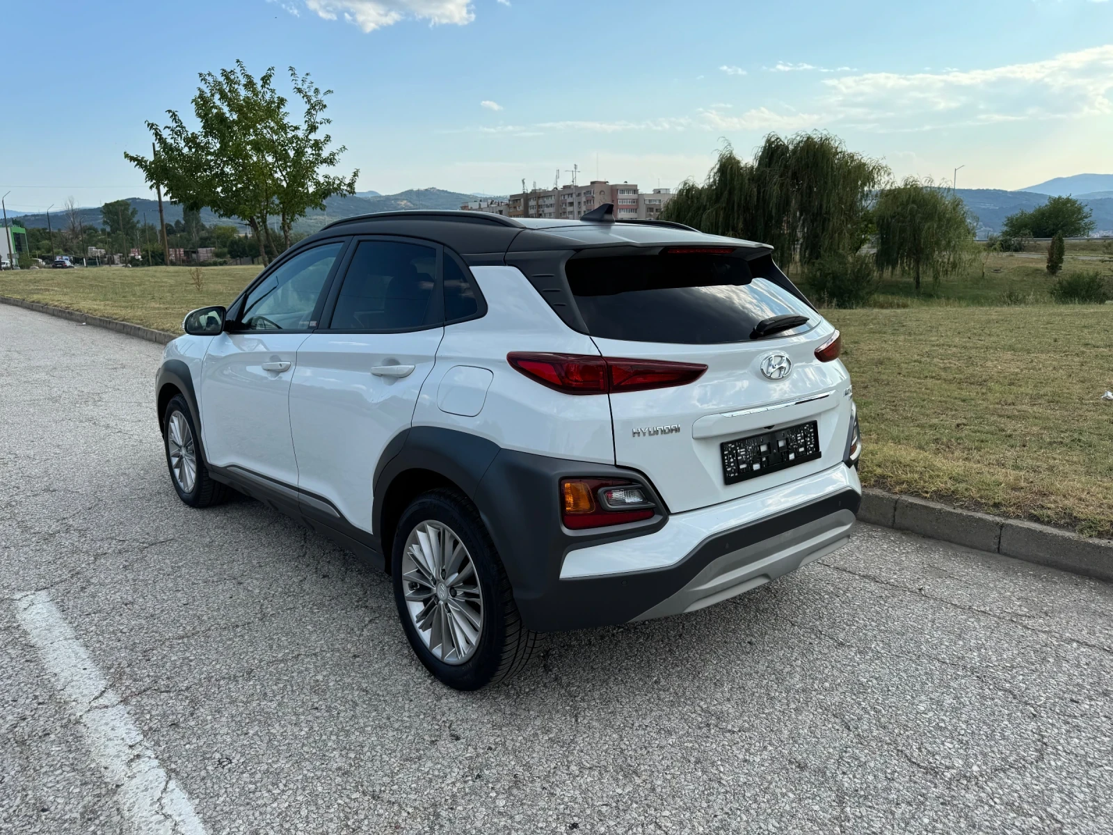 Hyundai Kona 1.6CRDI4x4 Avtomatik Full, снимка 3 - Автомобили и джипове - 55388406