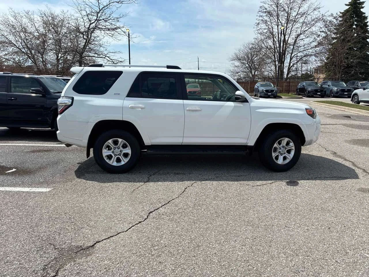 Toyota 4runner | DISTRONIC | ПОДГРЕВ | CARFAX | , снимка 3 - Автомобили и джипове - 55614731