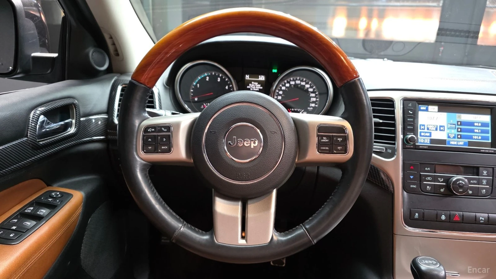 Jeep Cherokee * ПАНО* KEYLESS* Camera* ПОДГРЕВ* , снимка 12 - Автомобили и джипове - 55654925