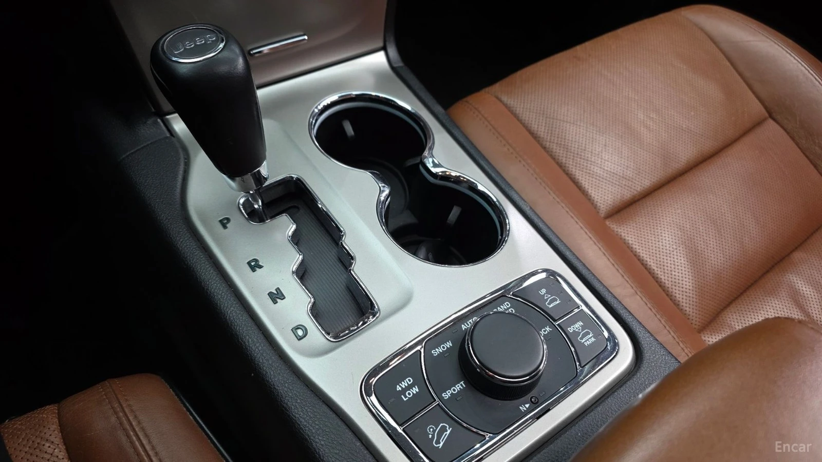Jeep Cherokee * ПАНО* KEYLESS* Camera* ПОДГРЕВ* , снимка 8 - Автомобили и джипове - 55654925