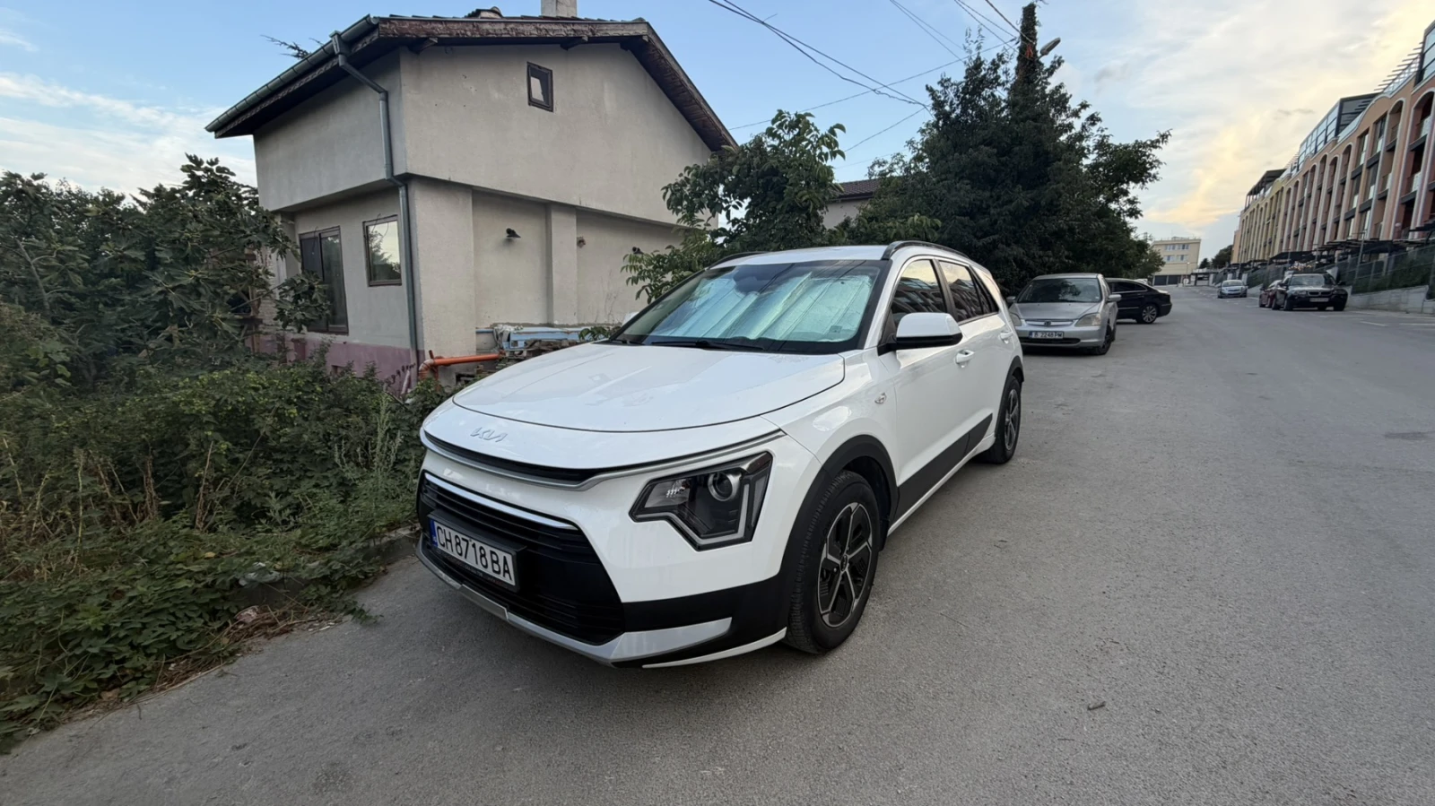 Kia Niro 1.6, снимка 2 - Автомобили и джипове - 56184746