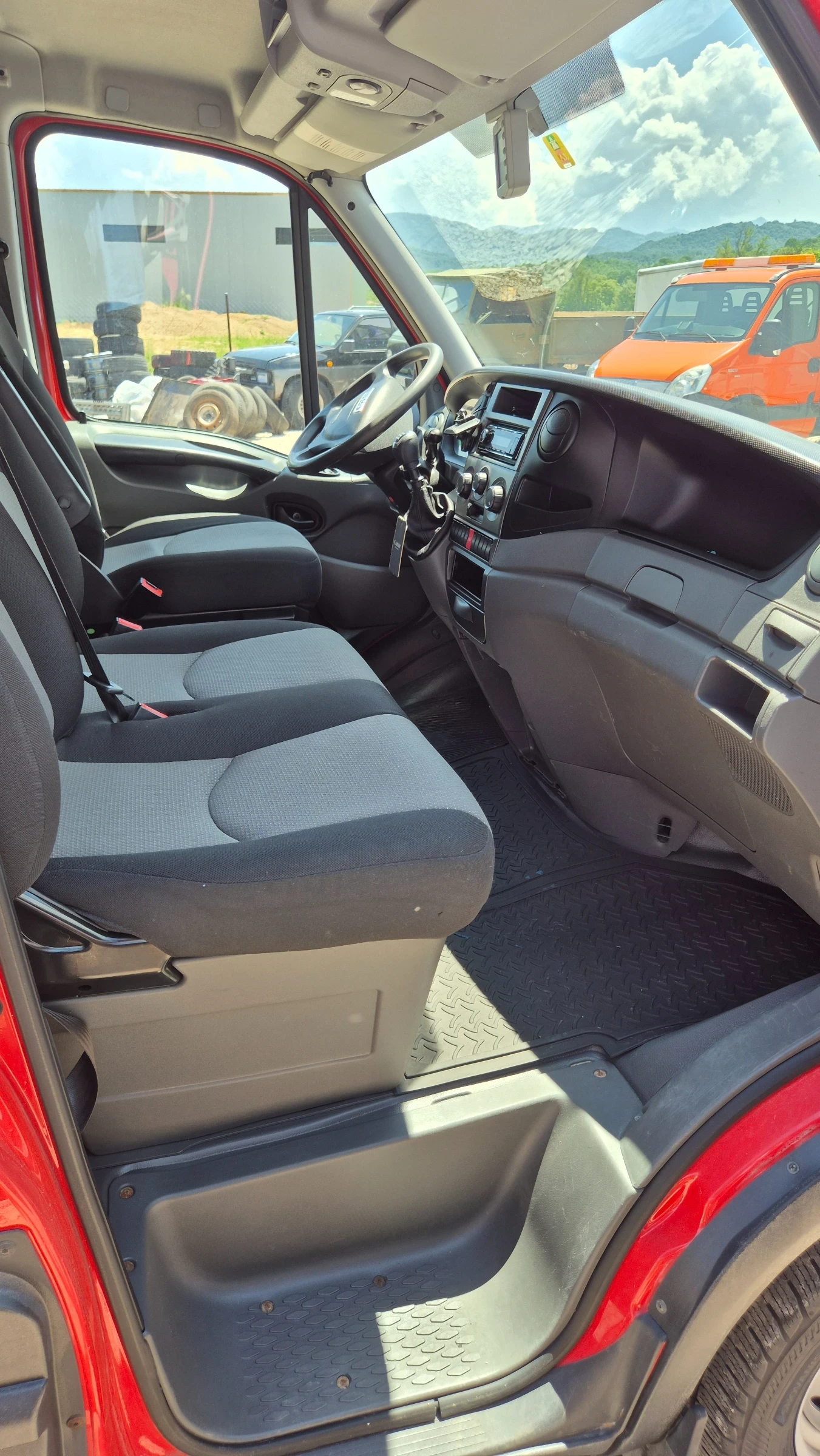 Iveco Daily 35s17 Швейцария  - изображение 10